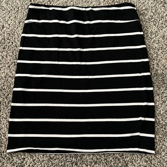 Xhiliration skirt - black white striped - cotton - XS - Picture 1 of 3